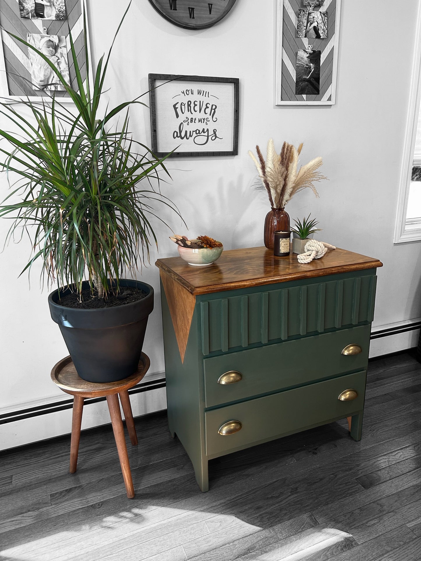 GreenVines Design V-Point 3 Drawer Dresser Multifunction Accent Dresser