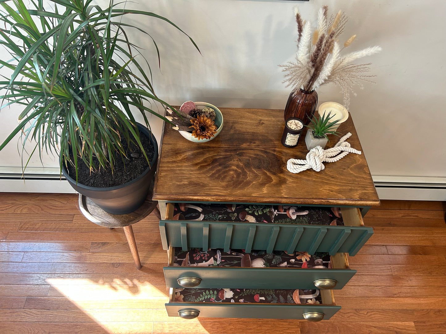 GreenVines Design V-Point 3 Drawer Dresser Multifunction Accent Dresser