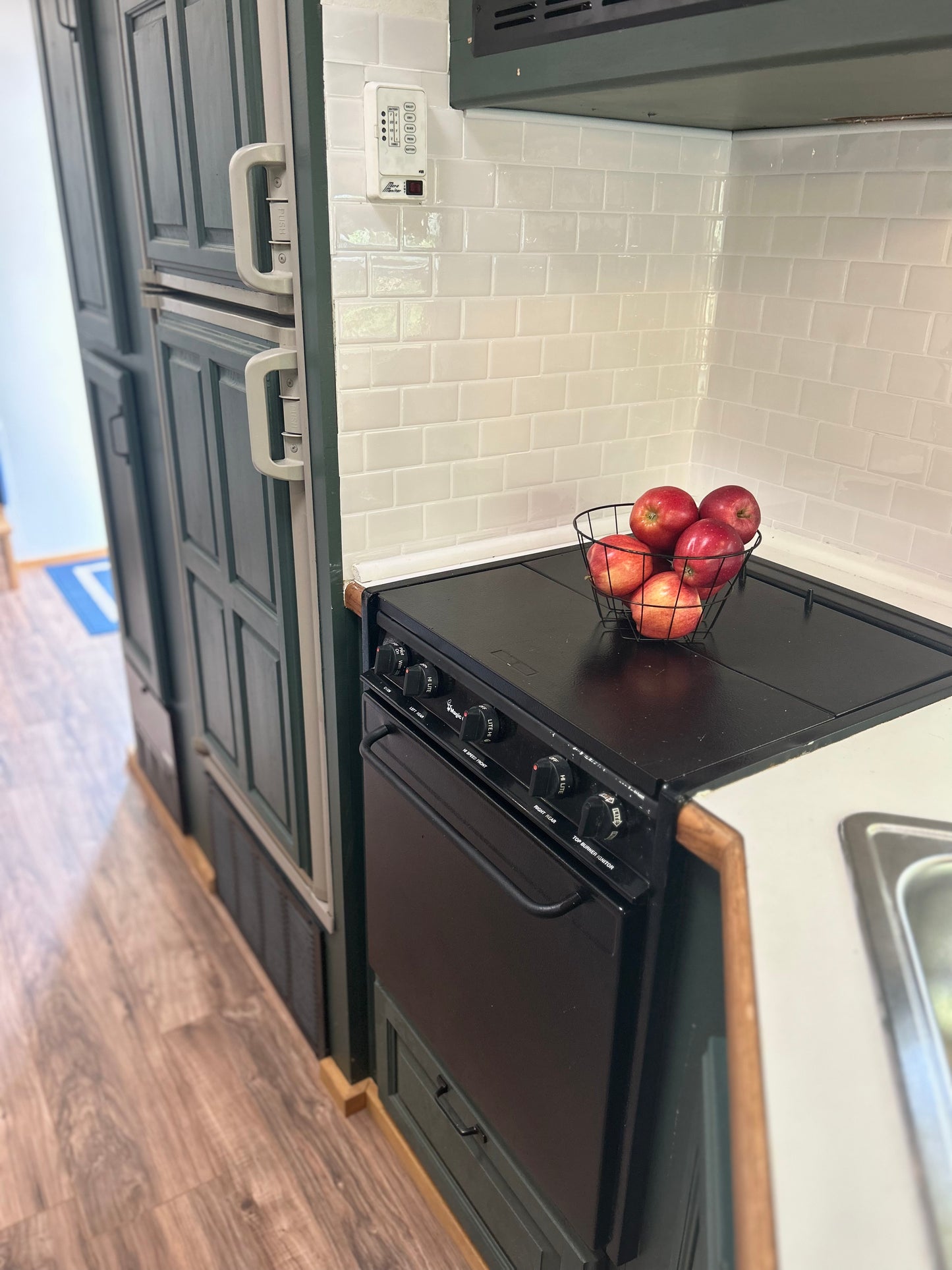 10-Sheet White Subway Tile Peel and Stick Backsplash waterproof