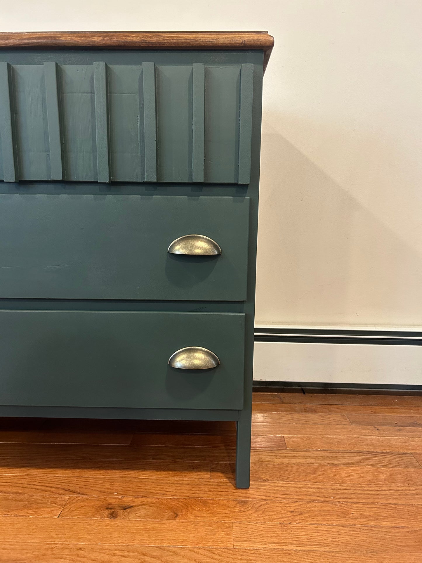 GreenVines Design V-Point 3 Drawer Dresser Multifunction Accent Dresser
